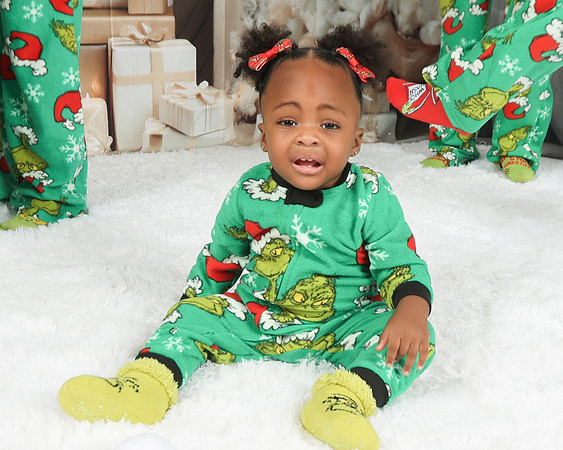 2024_Christmas_Evelyn-28