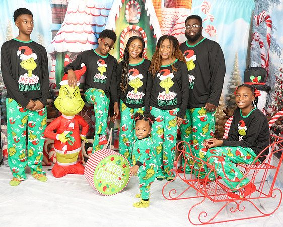 2024_Christmas_Evelyn-14