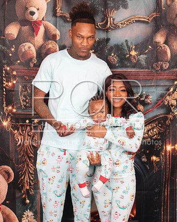 2024_Christmas_Aundriana-19