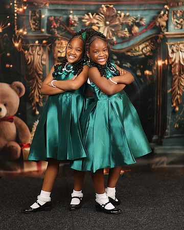 2024_Christmas_Twins-33