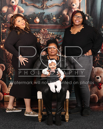2024_Christmas_Dorothy-16