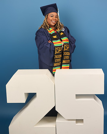 2025_Grad_AnnLewis-33