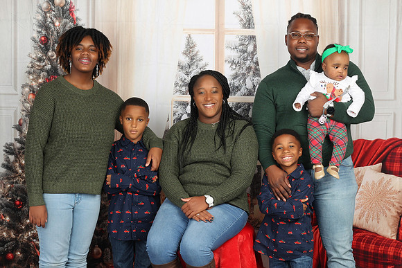 2024_Christmas_Courtney-27