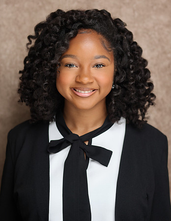 2025_Headshots_Shelby-2
