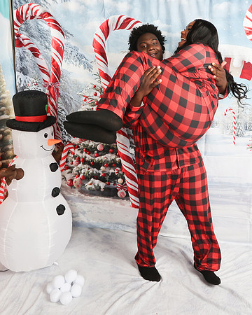 2024_Christmas_Makenzie Burns-30