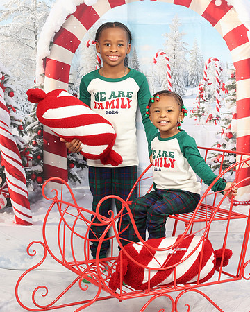 2024_Christmas_Angeline-6