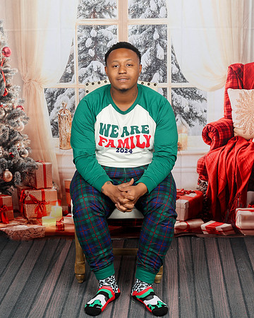 2024_Christmas_Keondra Mack-16