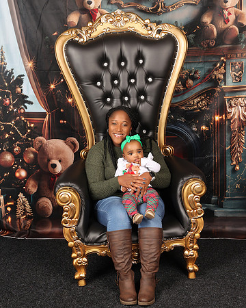 2024_Christmas_Courtney-21