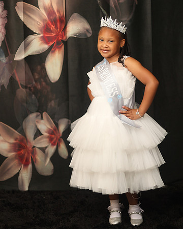 2025_Grad_Raegan-17