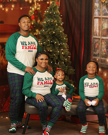 2024_Christmas_Keondra Mack-23