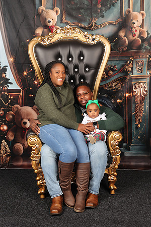 2024_Christmas_Courtney-13