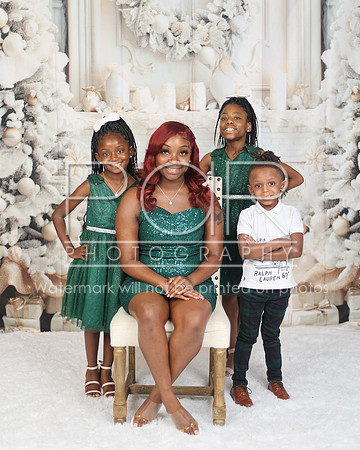 2024_Christmas_Leneisha-3