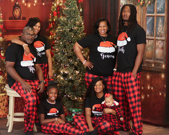 2024_Christmas_RussellFamily-18