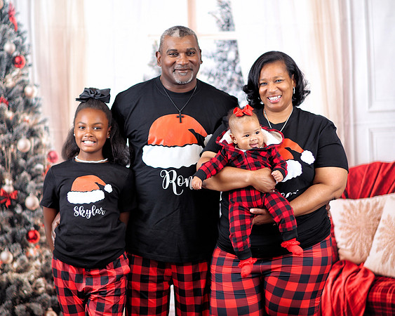 2024_Christmas_RussellFamily-42