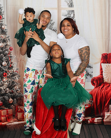 2024_Christmas_Sarah-45