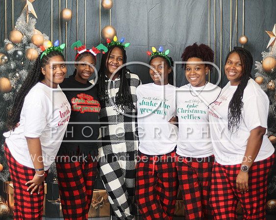 2024_Christmas_Tiffany Thompson-6