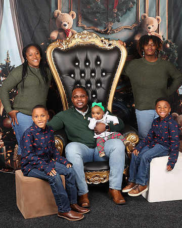 2024_Christmas_Courtney-9