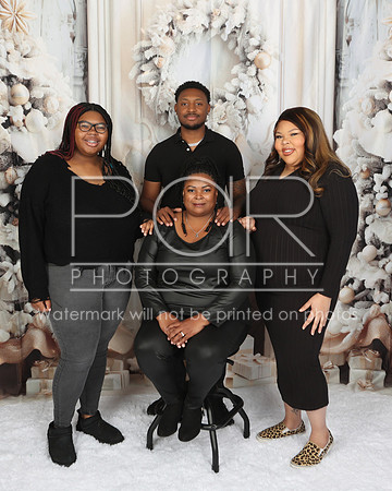 2024_Christmas_Dorothy-26