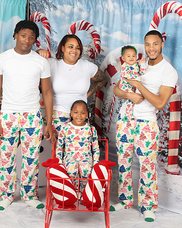 2024_Christmas_Sarah-17