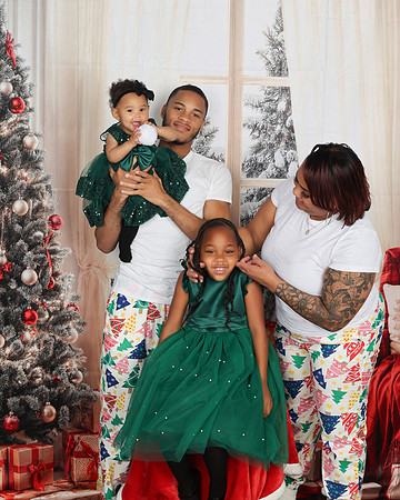 2024_Christmas_Sarah-48