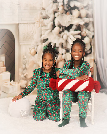 2024_Christmas_Twins-2