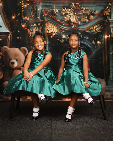 2024_Christmas_Twins-21