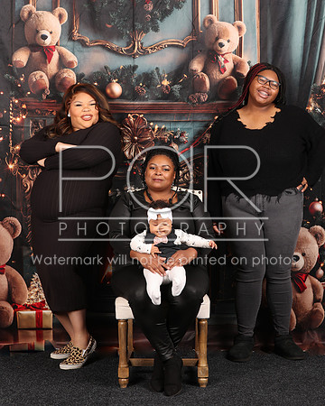 2024_Christmas_Dorothy-17