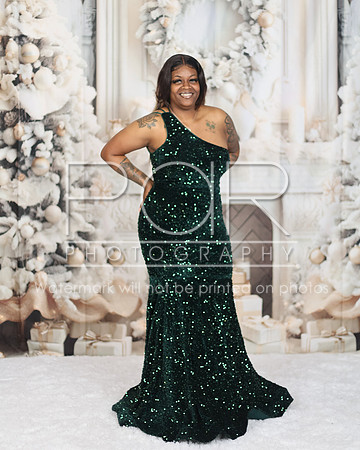 2024_Christmas_Leneisha-6