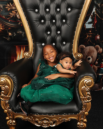 2024_Christmas_Sarah-34