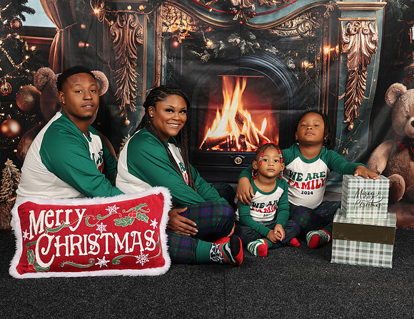 2024_Christmas_Keondra Mack-3