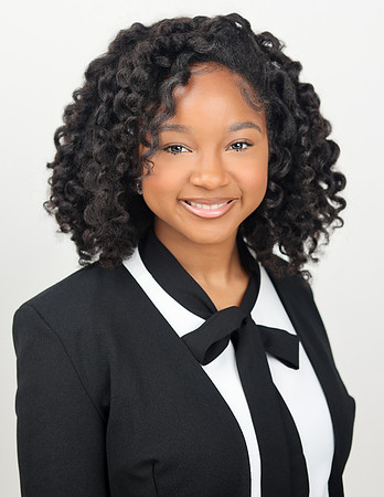2025_Headshots_Shelby-17