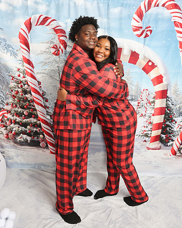 2024_Christmas_Makenzie Burns-31