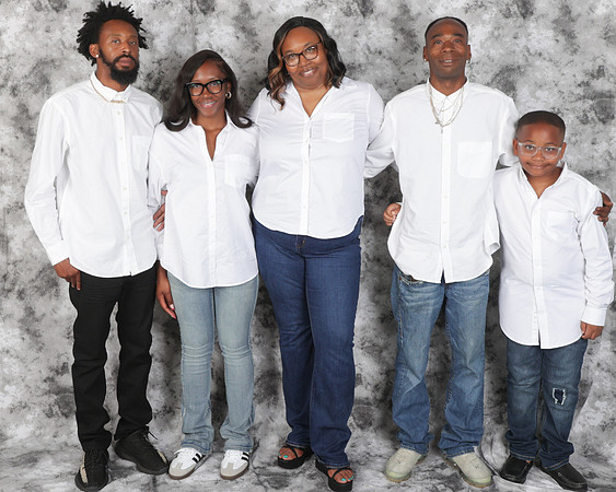 2024_SchquitaJones_Family-27
