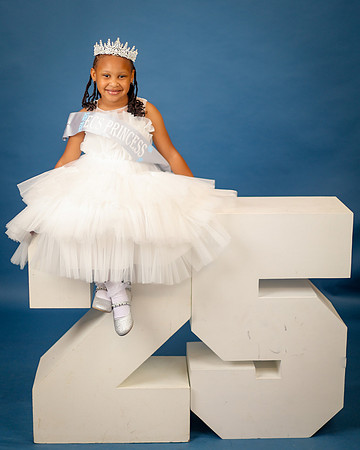 2025_Grad_Raegan-16