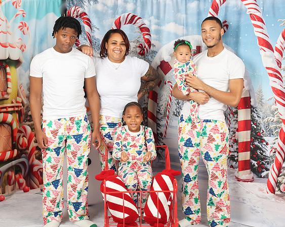 2024_Christmas_Sarah-15