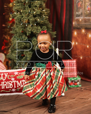 2024_Christmas_Corrine-15