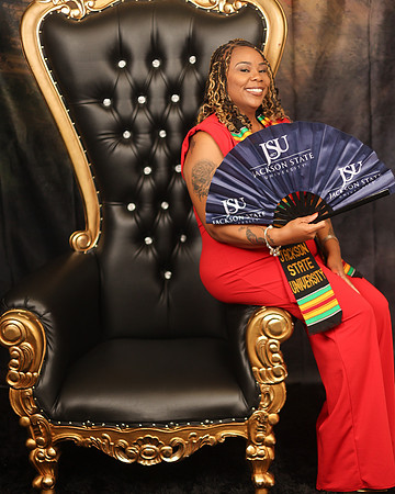 2025_Grad_AnnLewis-13