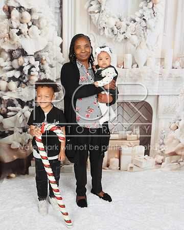 2024_Christmas_Dorothy-35