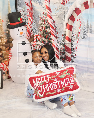 2024_Christmas_Patsy-5