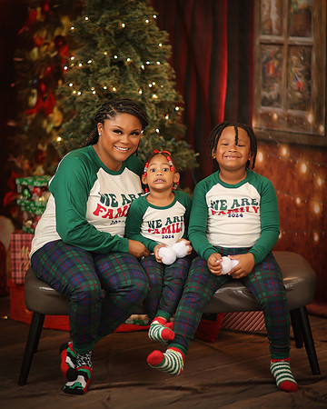 2024_Christmas_Keondra Mack-28