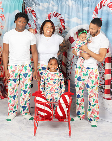 2024_Christmas_Sarah-16
