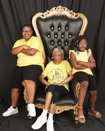 2024_Romanda_Family-27