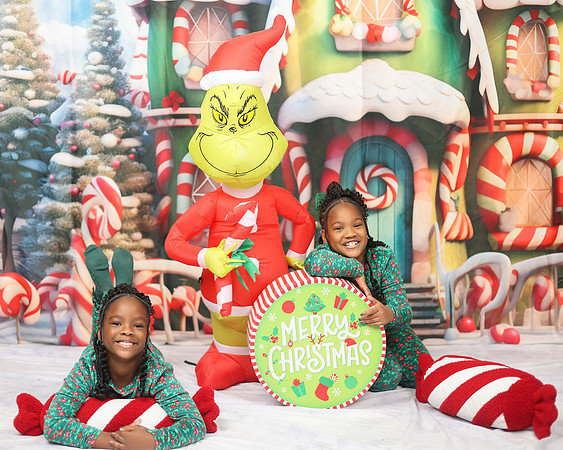 2024_Christmas_Twins-11