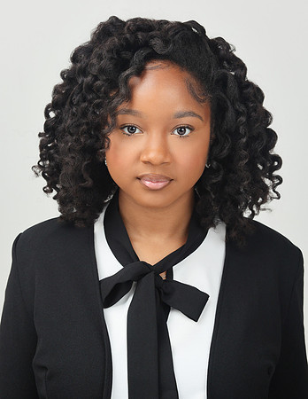 2025_Headshots_Shelby-15