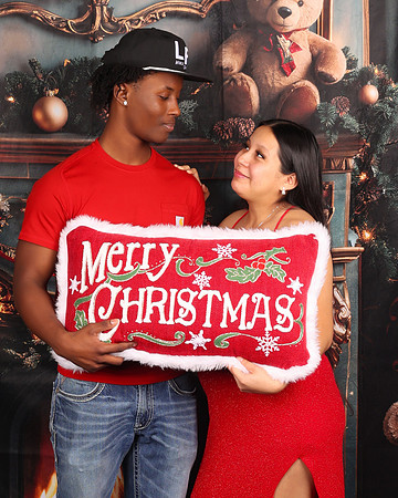 2024_Christmas_Maternity_Emily-29