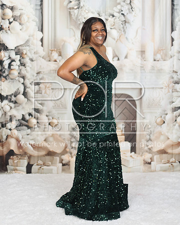 2024_Christmas_Leneisha-12