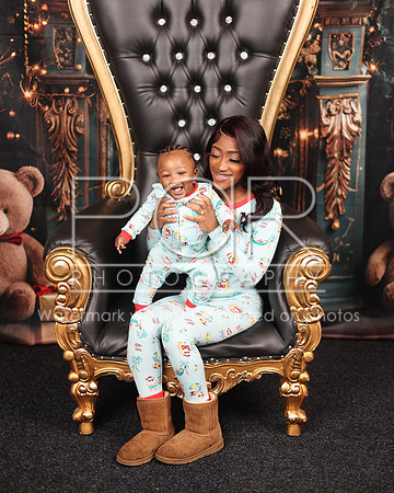 2024_Christmas_Aundriana-13