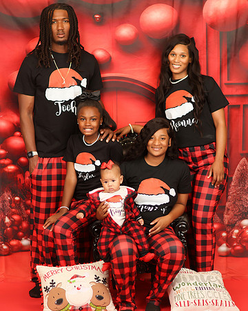 2024_Christmas_RussellFamily-13