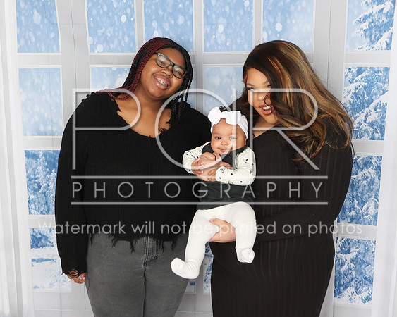 2024_Christmas_Dorothy-36