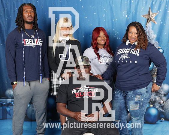 2023_Christmas_RussellFam-1